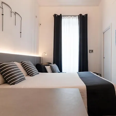 Oda ve Kahvaltı Vesucharme Luxury Napoli