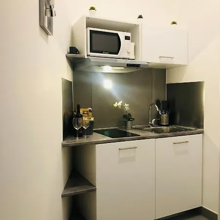 فندق مبيت وإفطار Vesucharme Luxury نابولي